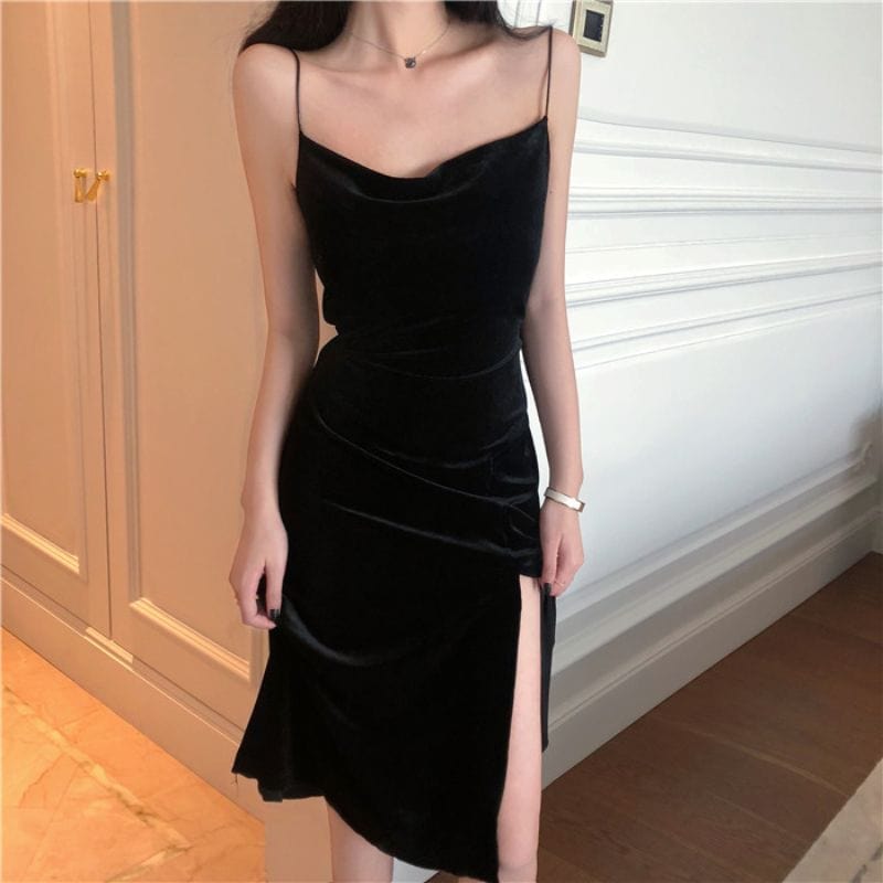 Robe-en-Velour-Noire