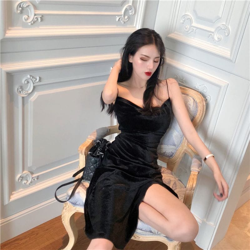 Robe-en-Velour-Noire