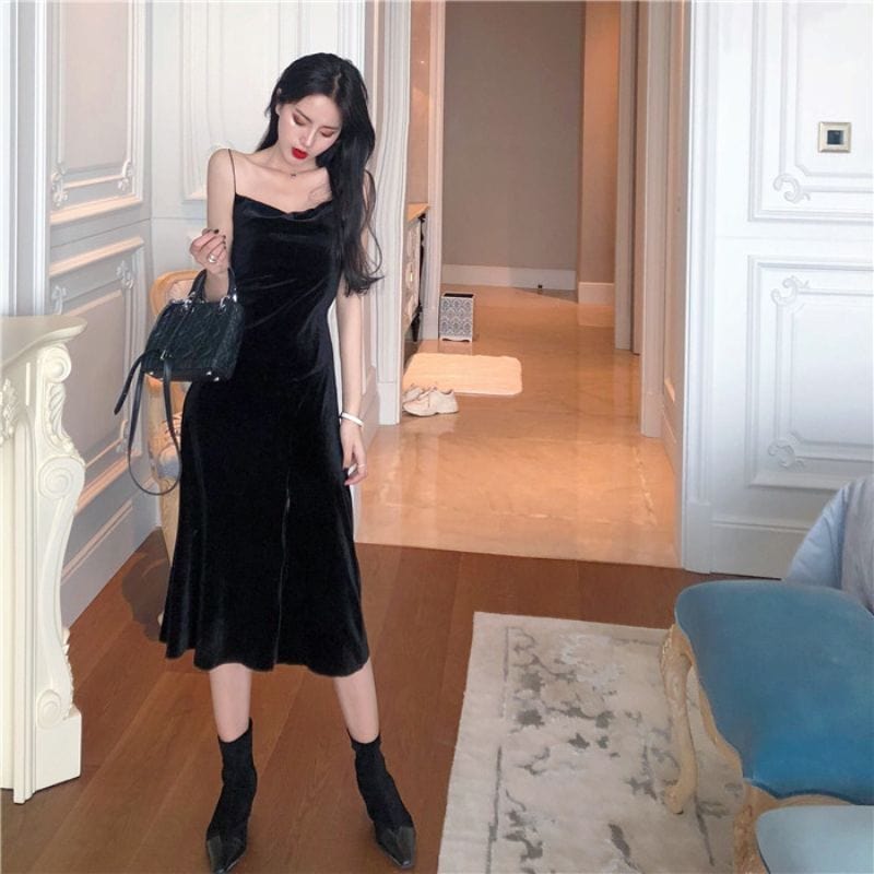 Robe-en-Velour-Noire