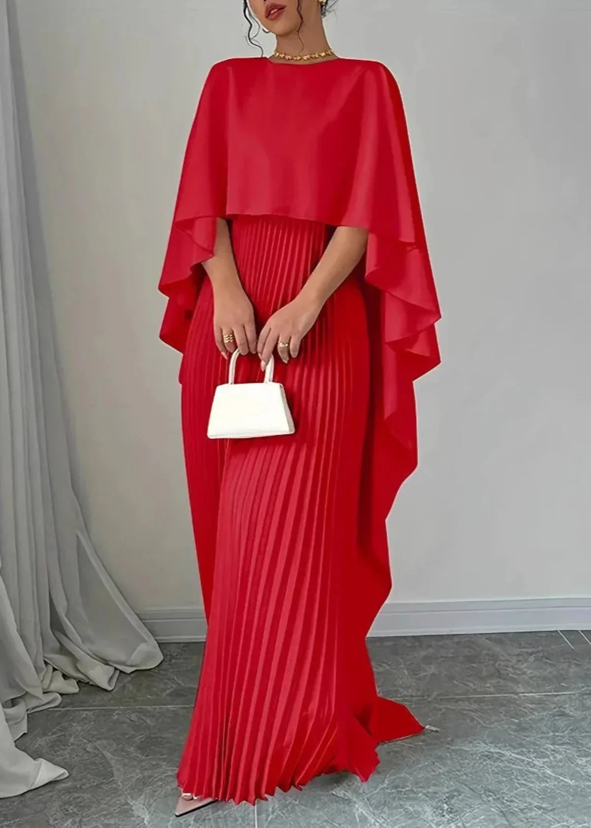 Chloe | Élégante Robe Longue Plissée Femme avec Cape pour Été 3