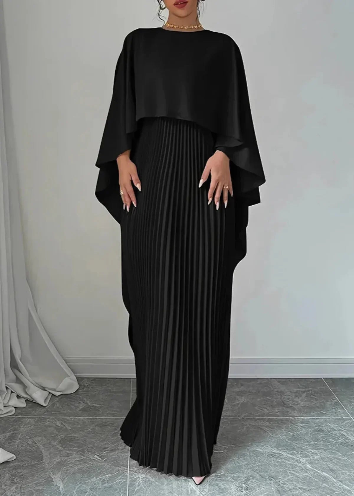 Chloe | Élégante Robe Longue Plissée Femme avec Cape pour Été 4