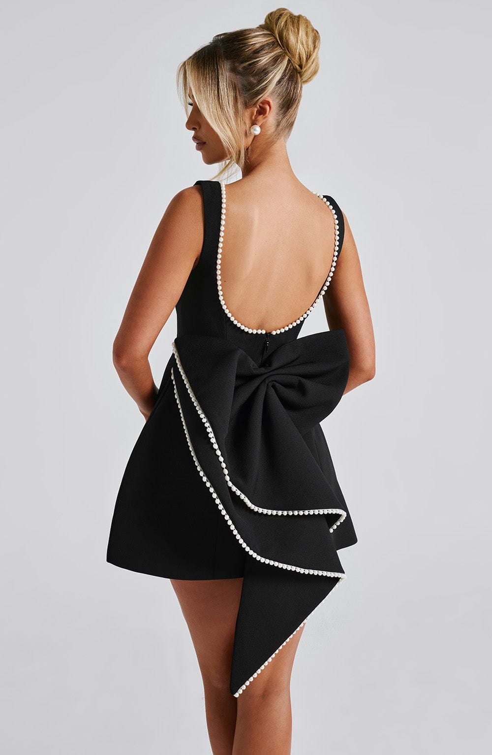 Clara | Élégante Mini-Robe Structurée pour Femme 4