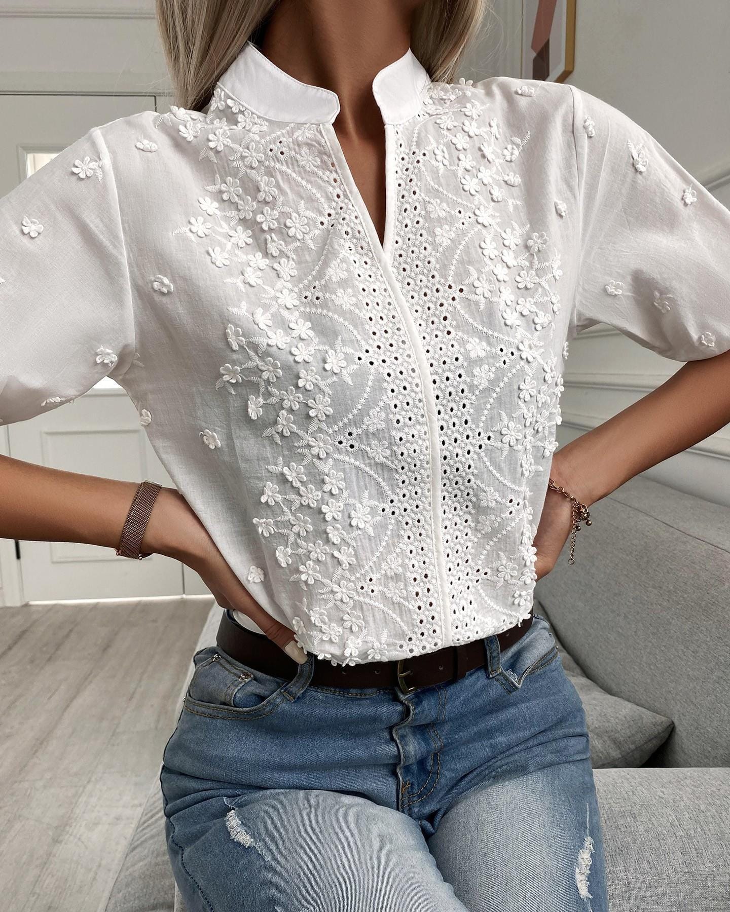 Mia | Élégant Chemisier Floral Brodé 0