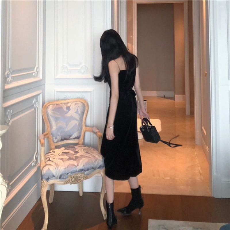 Robe-en-Velour-Noire