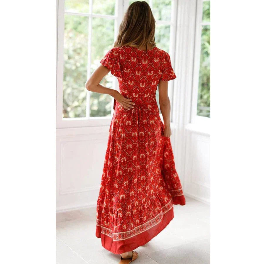 Robe d'été Femme Chic Rouge Fendue avec Design Élégant | Silhouette Flatteuse pour Élégance et Confort 2
