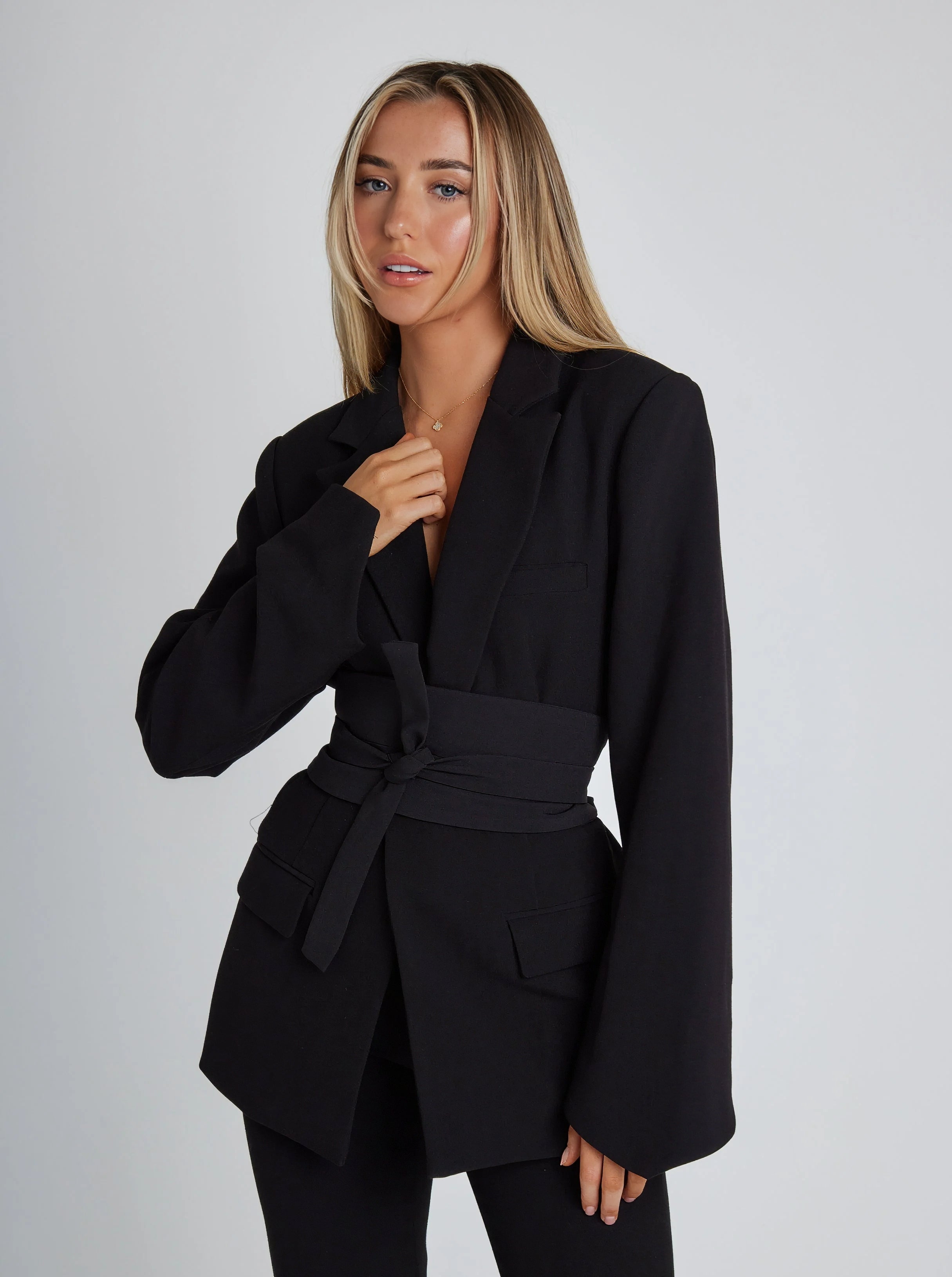 Sophie | Blazer Élégant Noir Femme Ceinturé 0