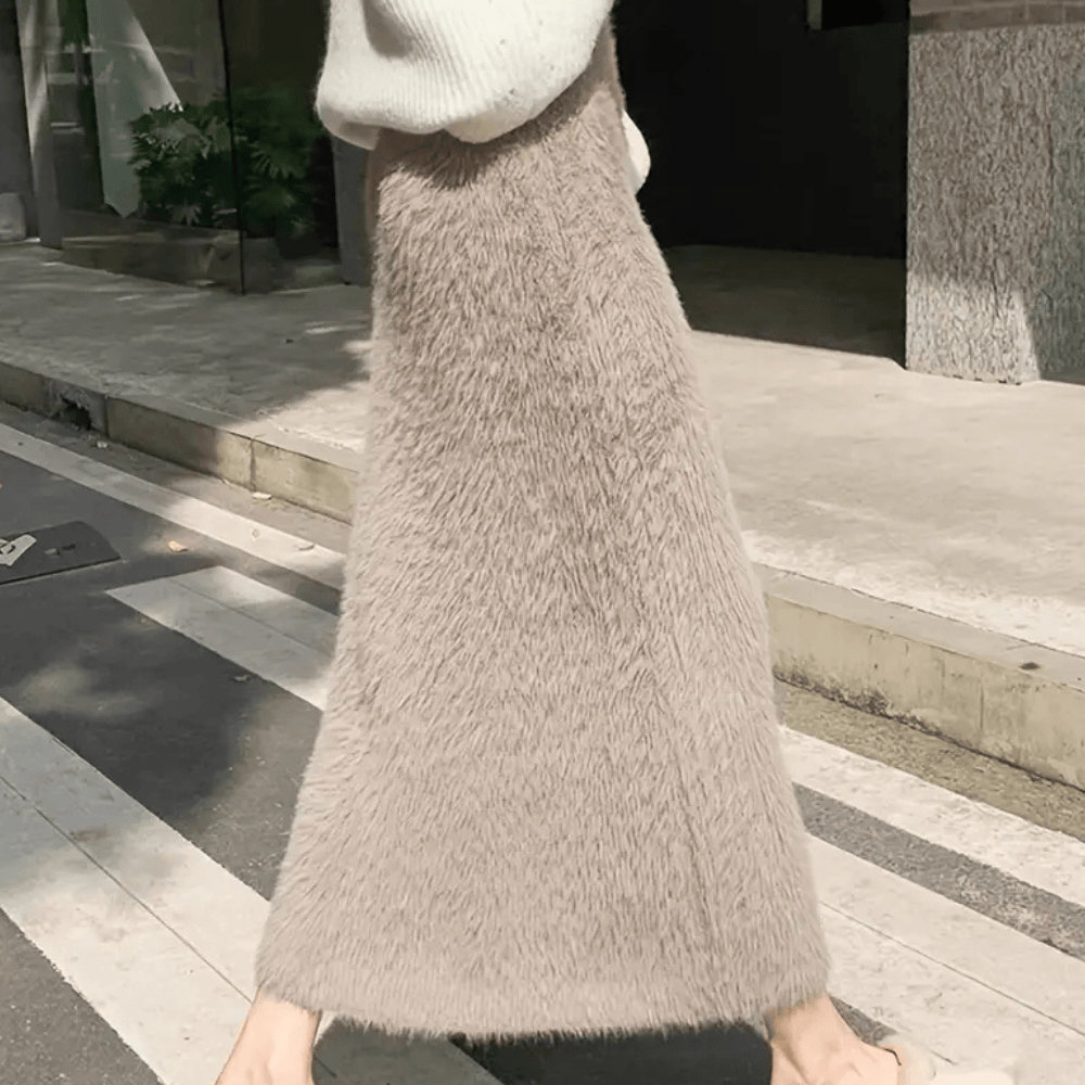 Sophie | Élégante Jupe Midi Kaki en Fausse Fourrure Femme 1