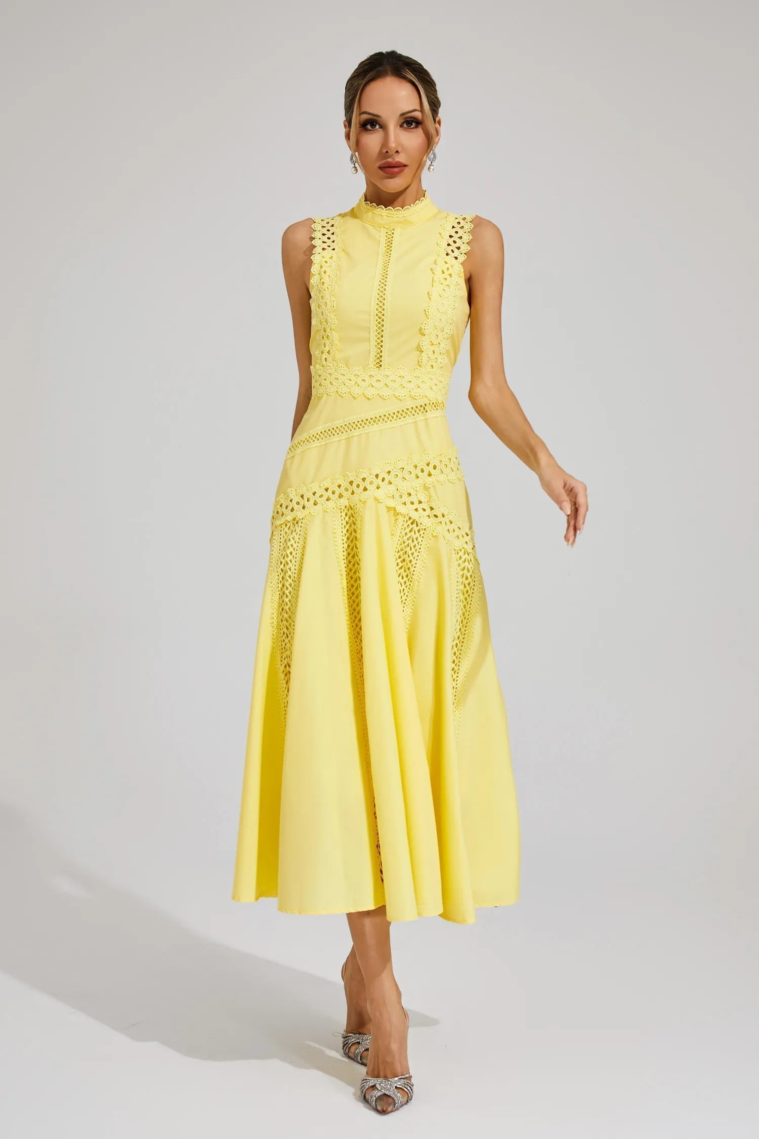 Sophie | Élégante Robe Midi Chic en Dentelle Sans Manches 0